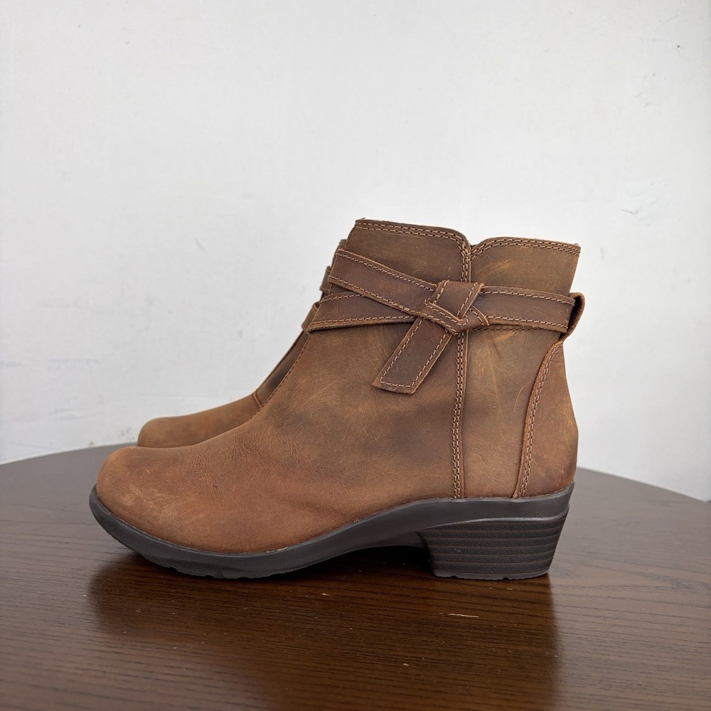 Clarks Angie Spice Boots Women's 6M Brown Leather Round Toe Strap Ankle Booties